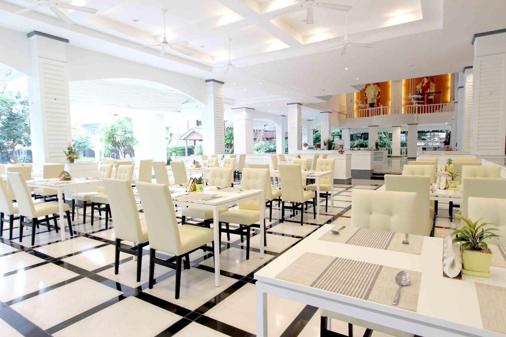 Pooh Beach Resort & Spa Jomtien Beach Esterno foto