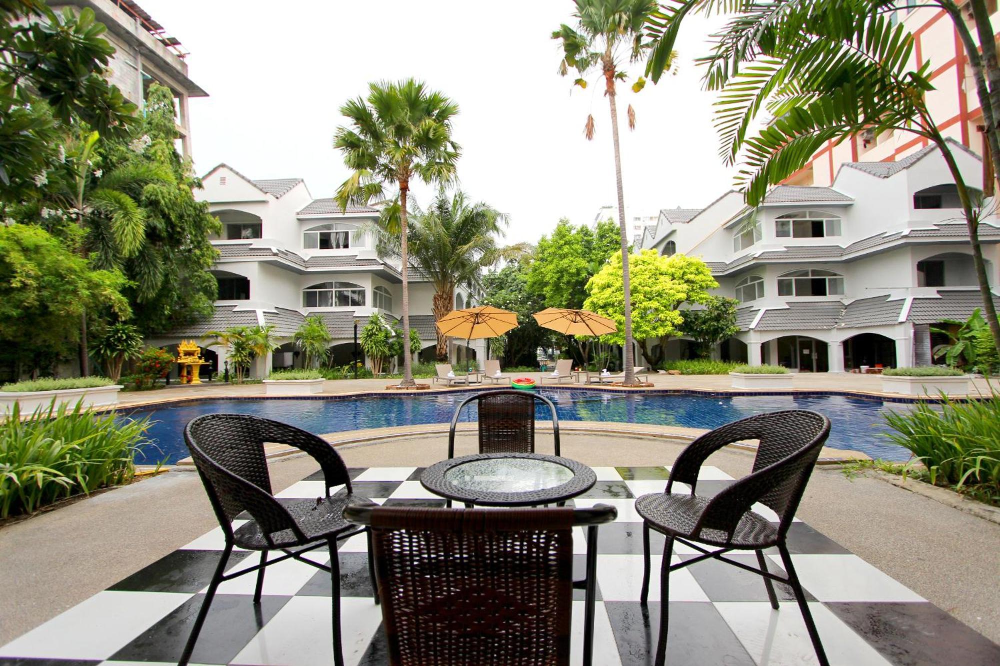 Pooh Beach Resort & Spa Jomtien Beach Esterno foto
